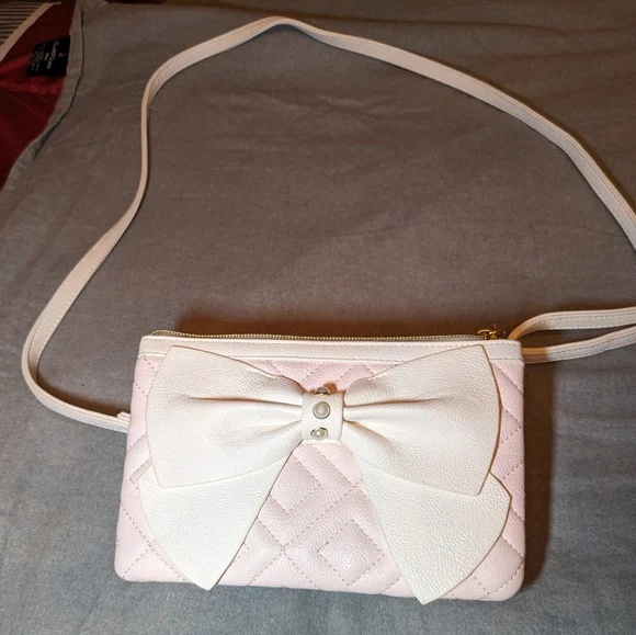 Betsy Johnson crossbody - Picture 2 of 9